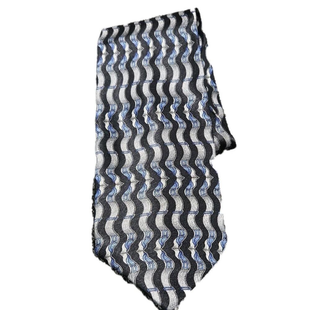 Carlos Devenezia Mens SilkTie Geometric Artsy Wavy EUC  59" L X 4"‎ W Handmade